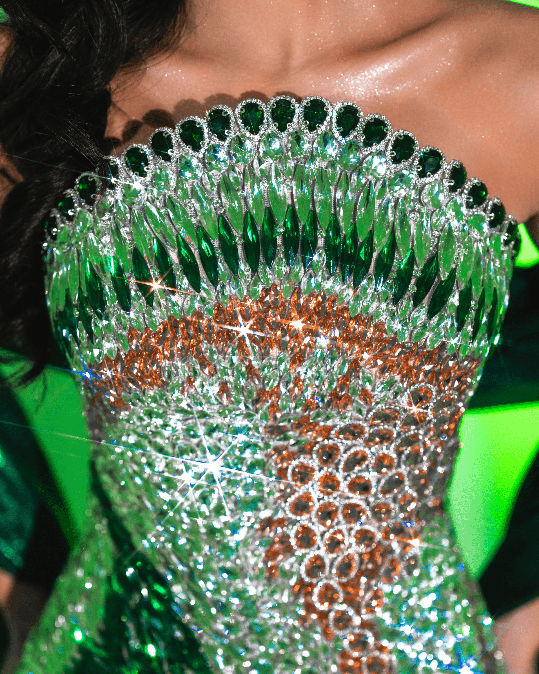 Sugesa Green Long Sleeveless Dress with Crystals and Cape - BLINI